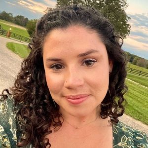 Meet your Posher, Claire